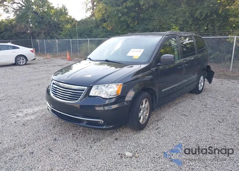 2011 Chrysler Town & Country Touring z USA, uszkodzony, nr VIN 2A4RR5DGXBR734777